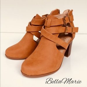 Women New with Box heel Bootie Ankle Boots 👢